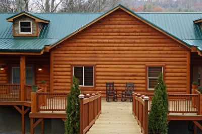 Expert Log Home Staining
